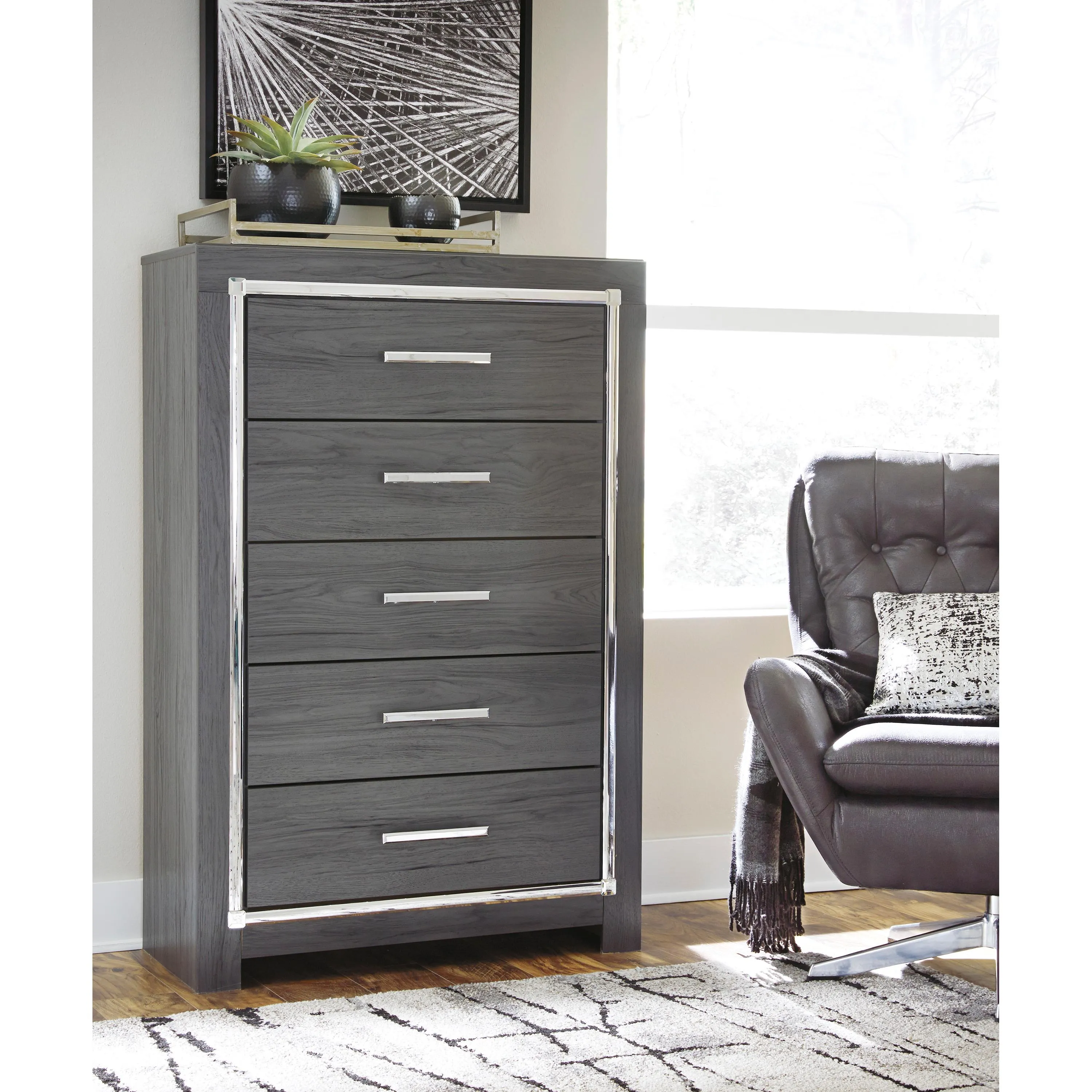 Signature Design by Ashley Lodanna 5-Drawer Chest B214-46