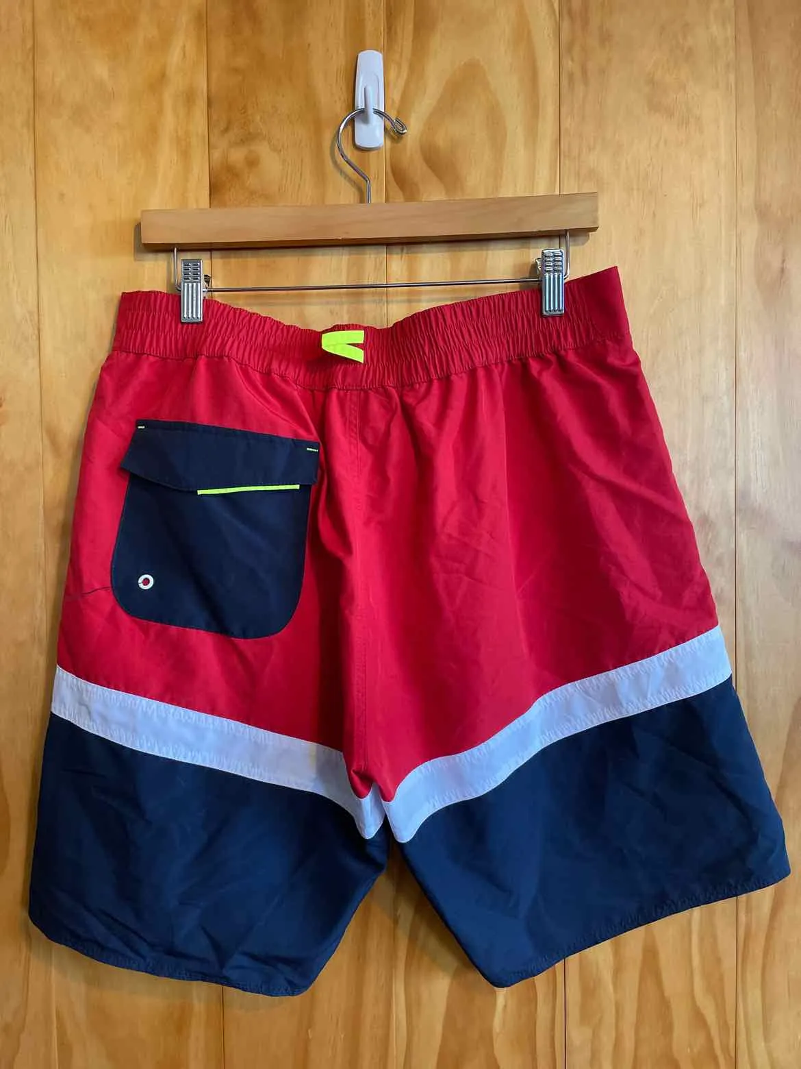 Size 32 Helly Hansen Men's Swim Trunks