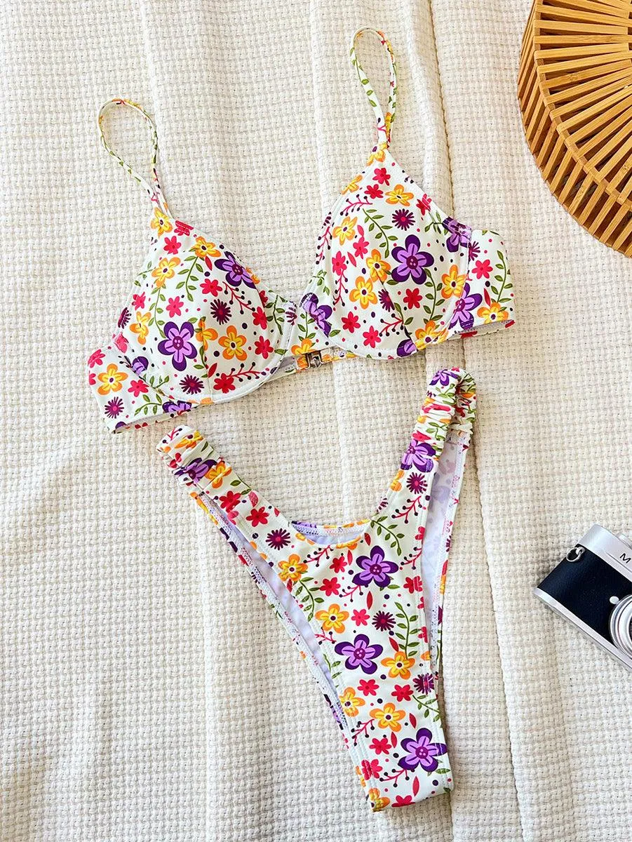 Women's Sexy Floral Bikini Set - Fashionable White Beachwear